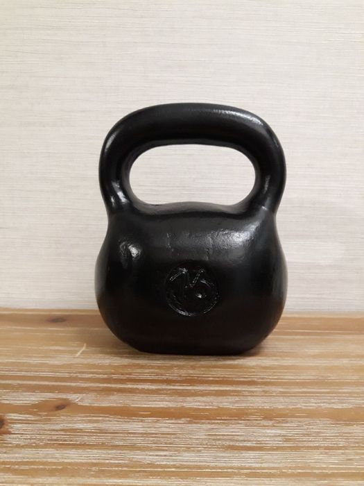 Продам небольшую гирю 16кг