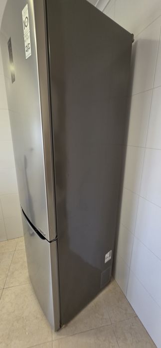 Frigorífico Combinado LG GBB60NSFFS (No Frost - 200 cm - 343 L - Inox)