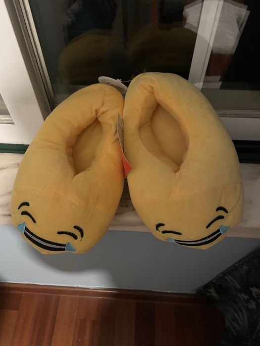 Pantufas emoji novas