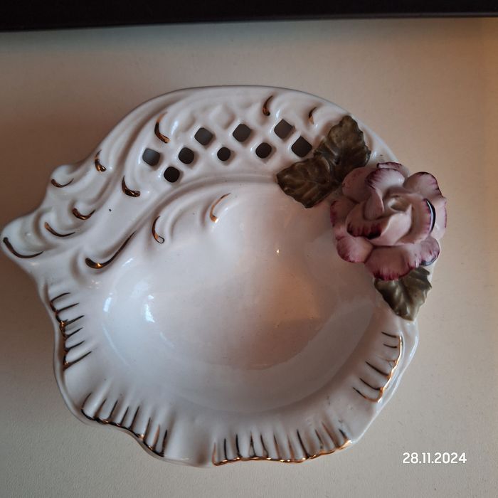 Popielniczka dekoracja z róża