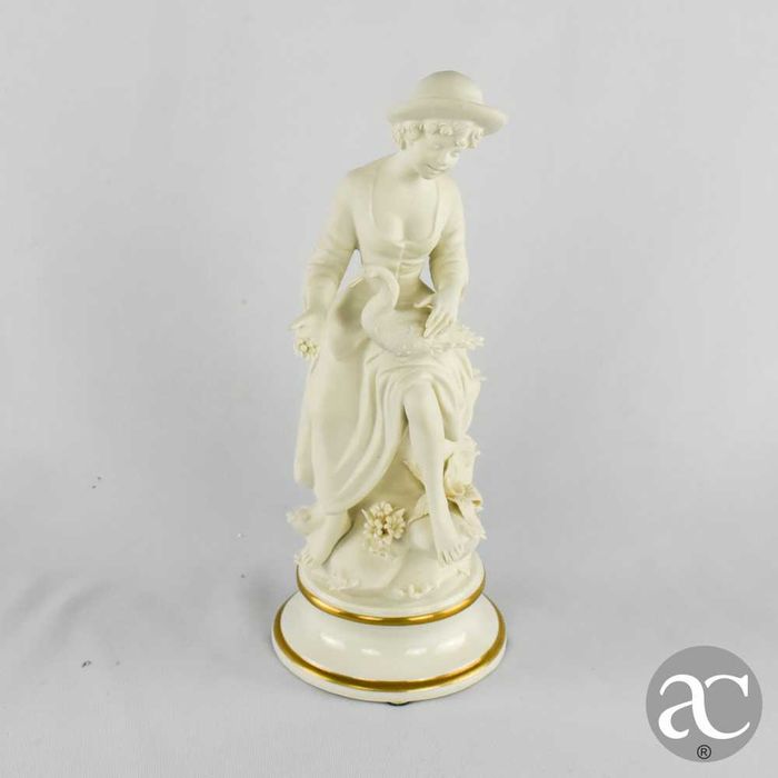 Figura de jovem camponesa com ganso em biscuit Capodimonte “Marcolin”