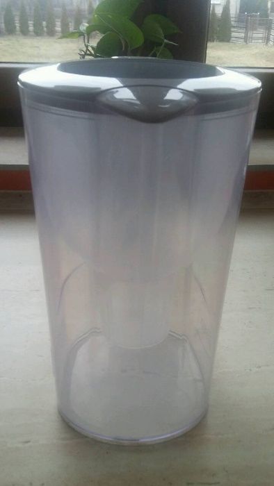 Dzbanek do filtrowania wody Brita używany