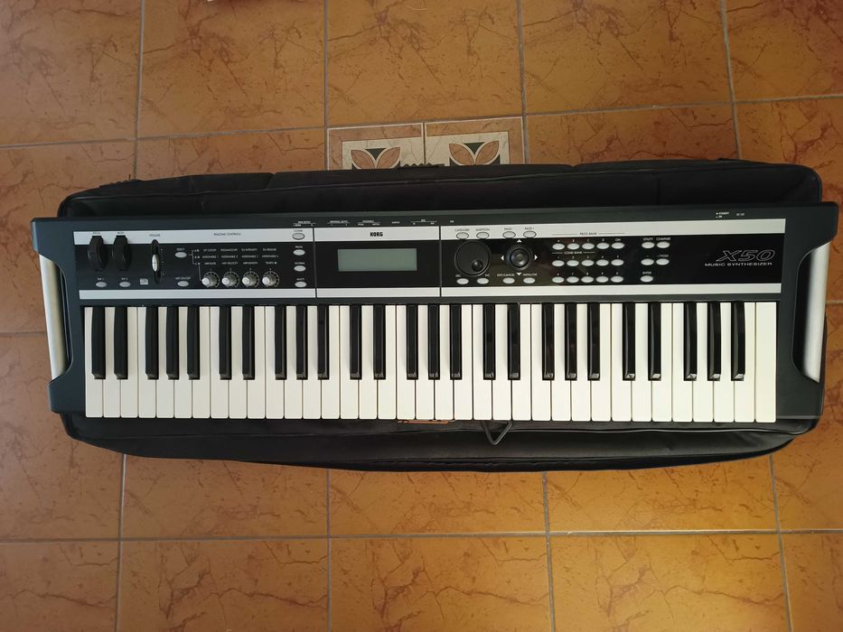 Syntezator keyboard Korg x50