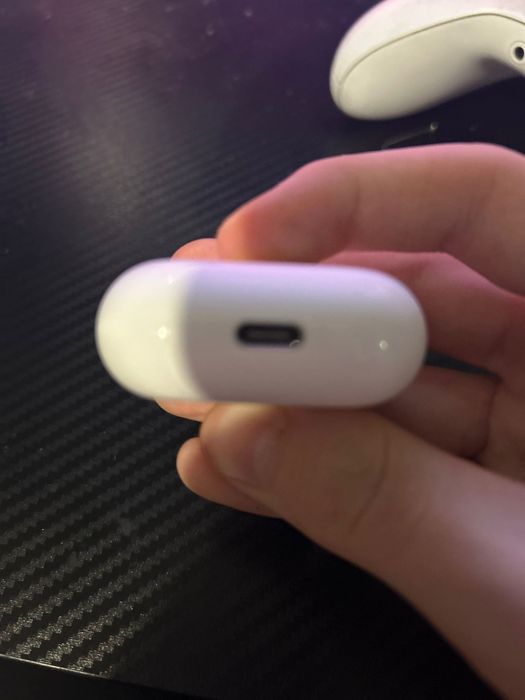 etui ladowarka do AirPods 4