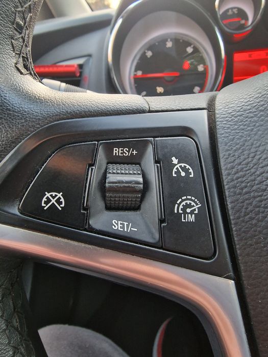 Opel Astra J 2013 1.7