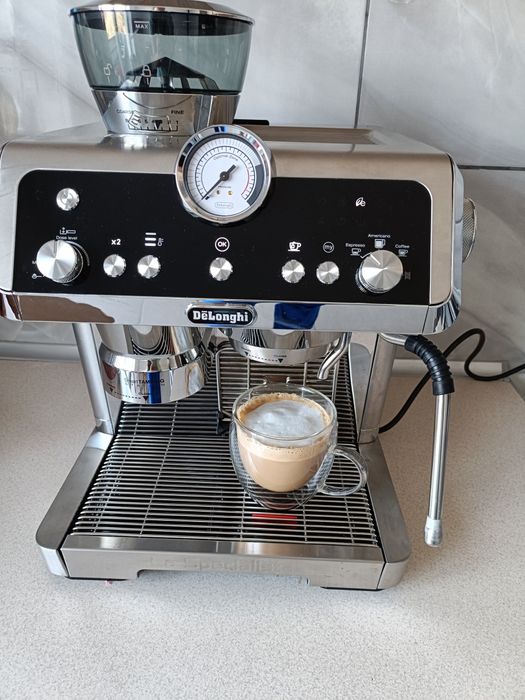 Кавова машина Delonghi La Specialista Нова