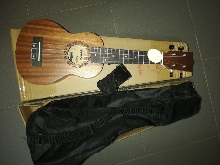 Ukulele soprano novo