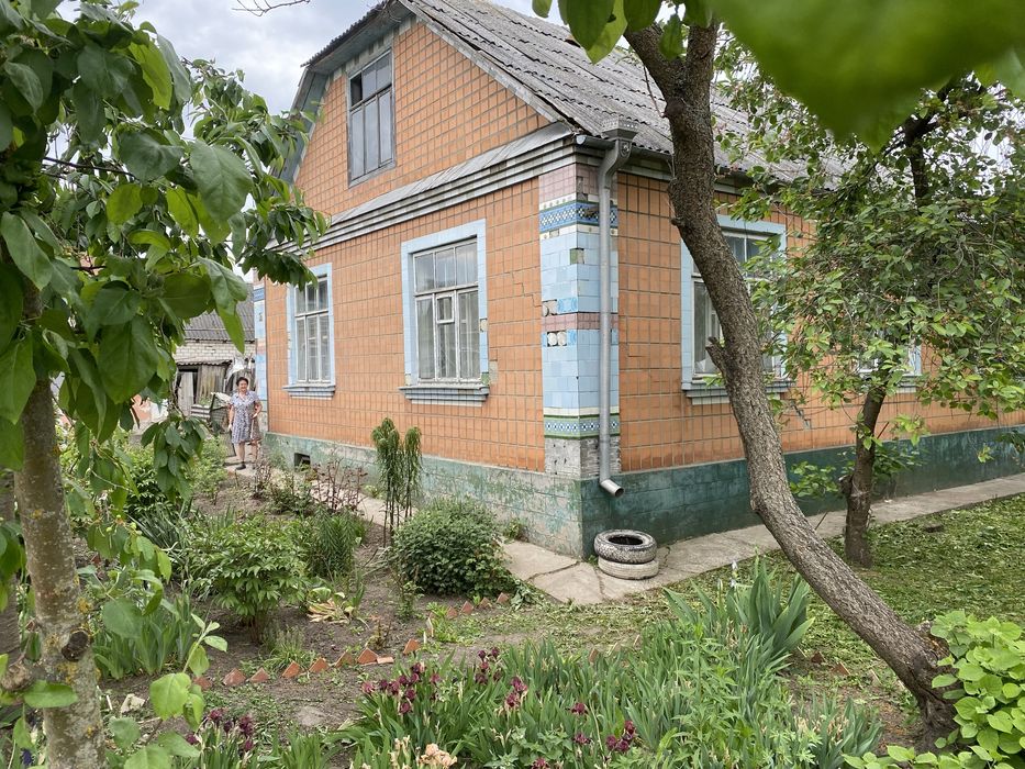 Продам великий цегляний будинок 140кв.м