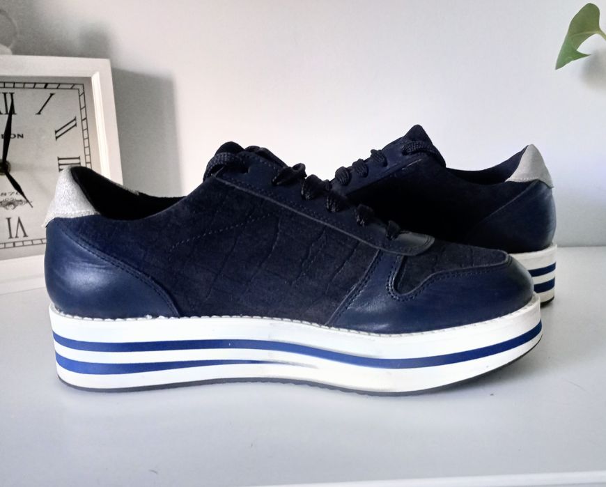 Sneakersy buty na grubej podeszwie skórzane 39