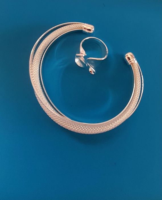 Браслет і каблучка. Біжутерія.