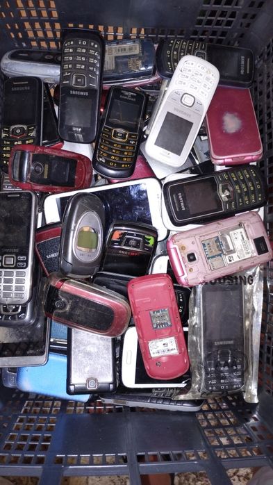 Телефони samsung старі моделі на запчастини