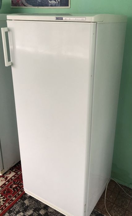 Продаю морозильну камеру Атлант