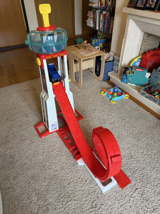 Torre Monster Truck Partulha Pata com loop