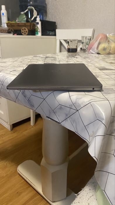 MacBook Air 2019 года