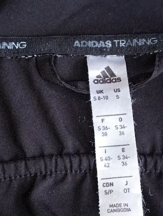 Спортивна жіноча куртка Adidas  s може бути m