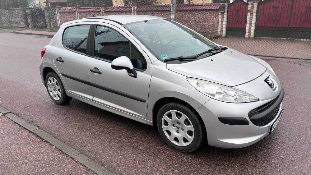 Продаю Peugeot 207. 1.4.   2009