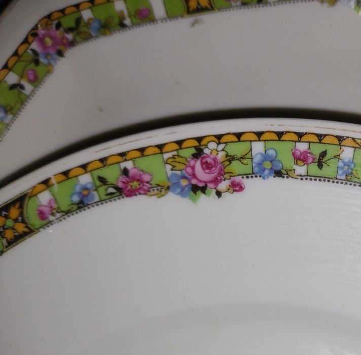 Раритетний посуд.