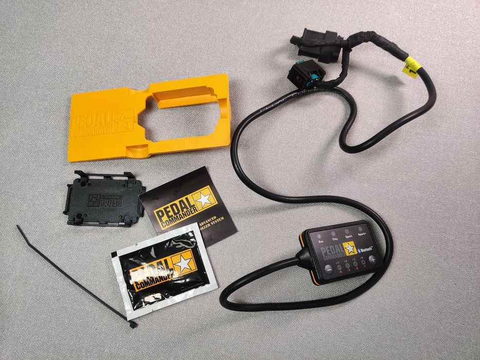 Pedal Commander PC10 Bluetooth – Контролер педалі газу для BMW