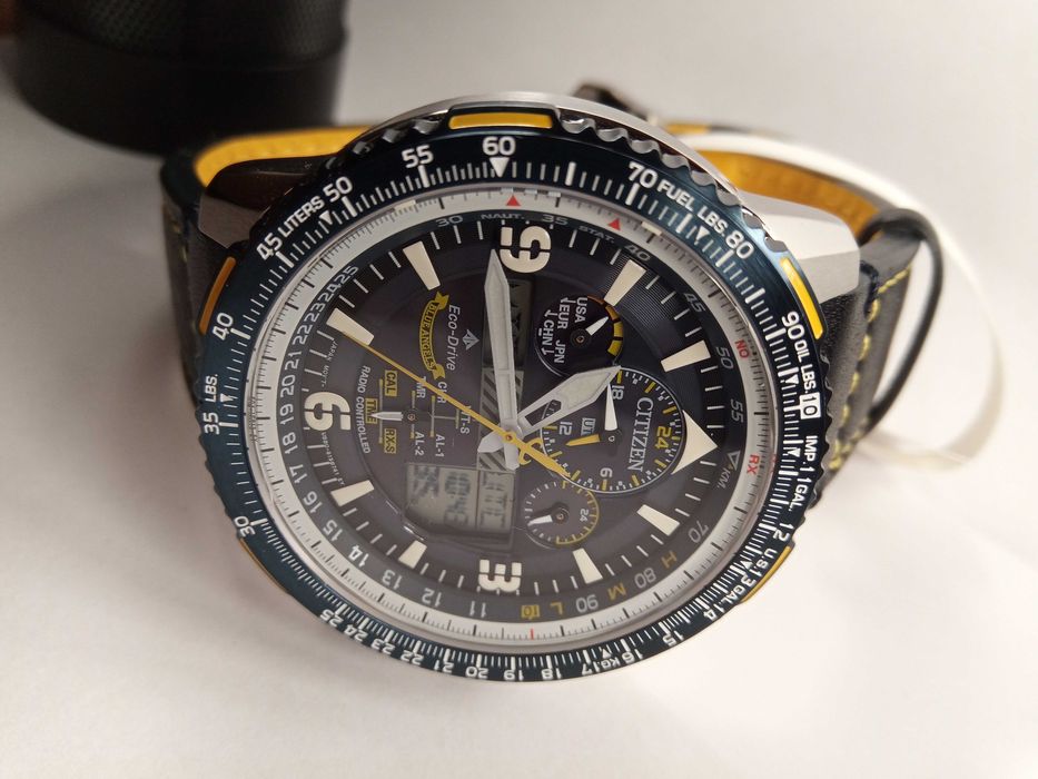 Часы Citizen Blue Angels радиосинхронизация, вечный календарь, сапфир