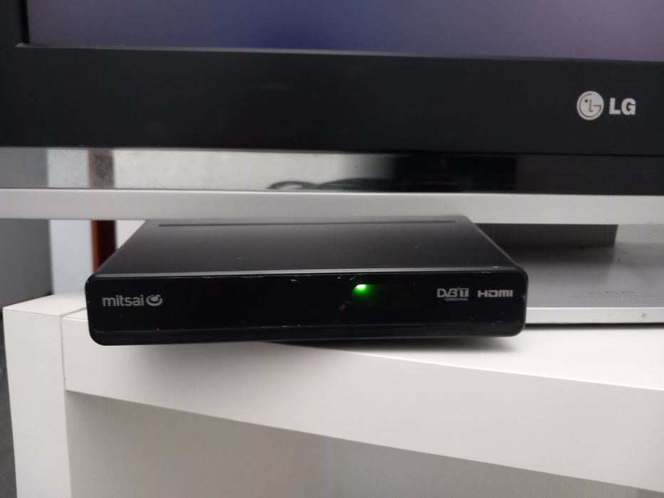 TV LCD marca LG 25" + aparelho TDT