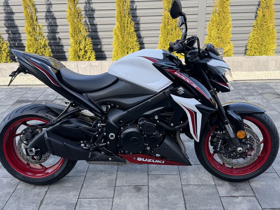 Suzuki gsx s 1000