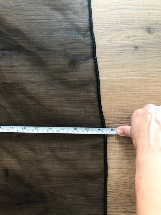Dois pares cortinados preto