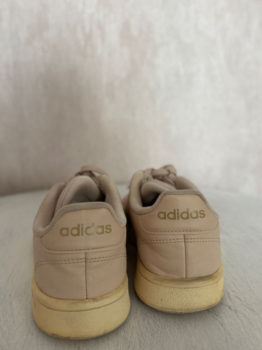 Жіночі кросівки «Adidas”