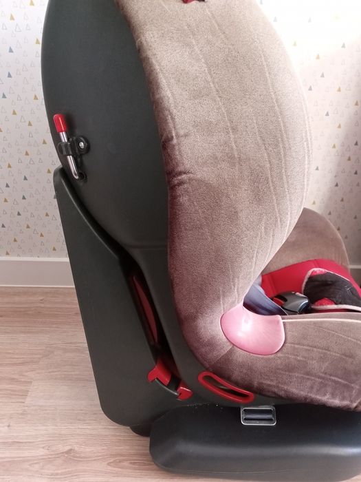 Fotelik samochodowy Caretero