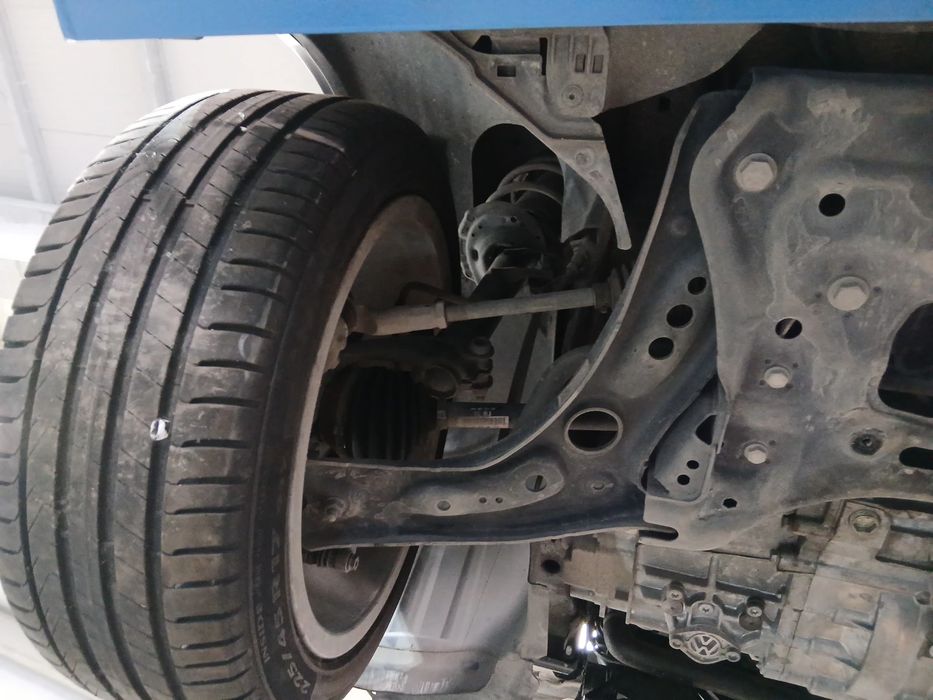Braço de suspensão frente esquerdo AUDI A3 (8V1, 8VK)