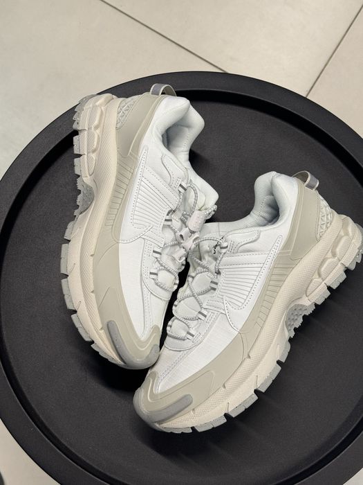 Кросівки Nike Zoom Vomero Roam 37,5, 38, 40 HV6410-100