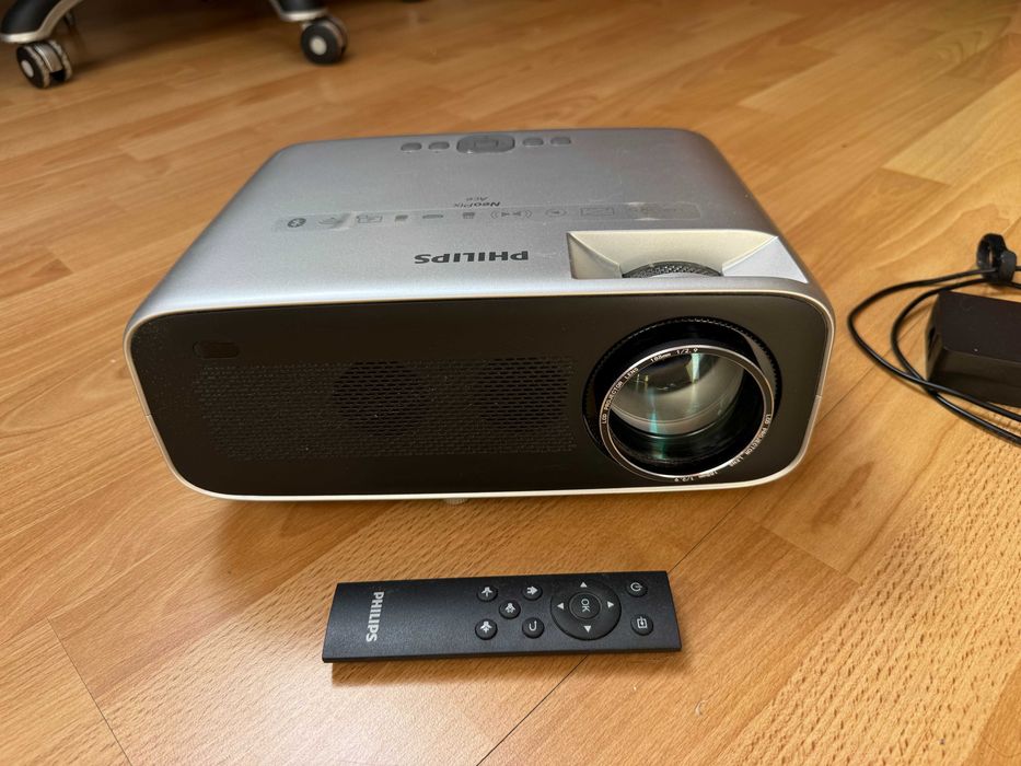 Projektor Philips NeoPix Ultra NPX640 Full HD Wi-Fi Bluetooth