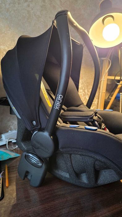 Дитяче крісло Anex x Avionaut Cosmo в машину