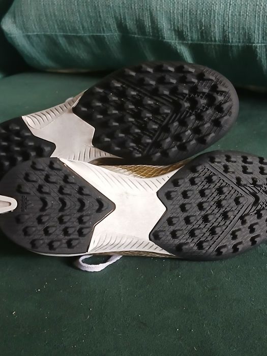 Korki turfy Adidas rozmiar 33,5