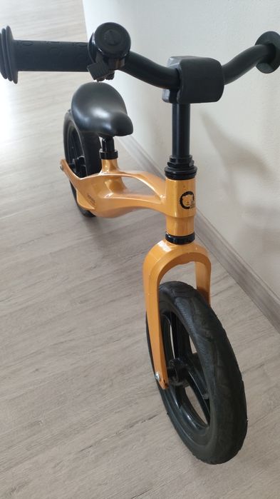 Rowerek biegowy Lionelo Bart +kask  Bobike