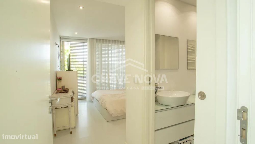 Moradia Triplex V3 em Serzedo Vila Nova de Gaia-SD/04664/MH
