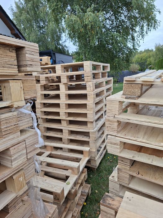 Sprzedam palety plastikowe i drewniane sklejkowe