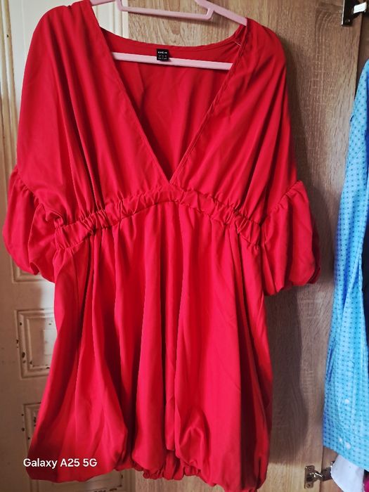 Czerwona sukienka 44