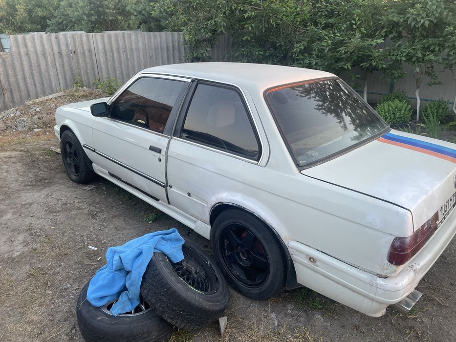 Продам Bmw e30.