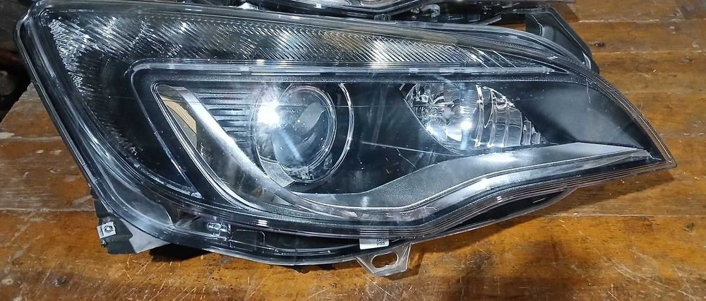 Ótica direita Opel Astra J 2012 seminova