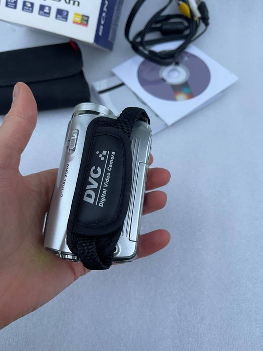 Відеокамера Sony HDR-CX100E