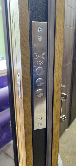 Двері вхідні 960*2050, 860*2050