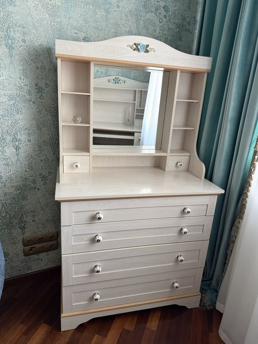 Туалетний столик-комод з дзеркалом Cilek