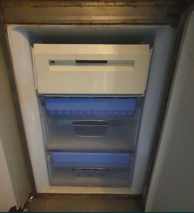 Frigorífico em inox (usado)