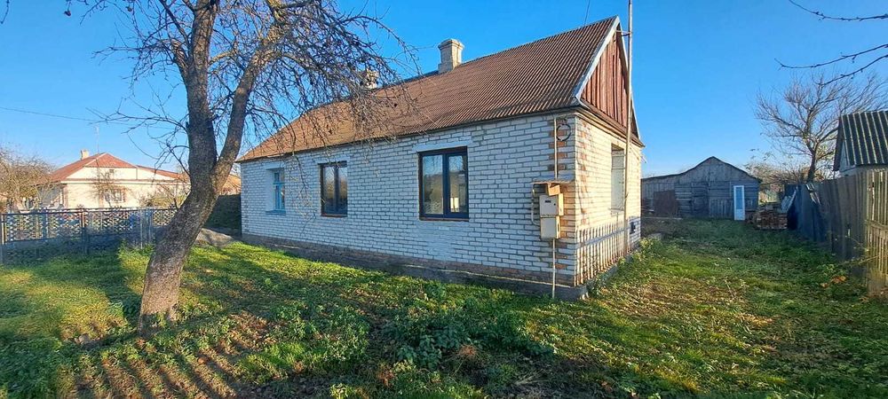 Будинок 25 км від Луцька