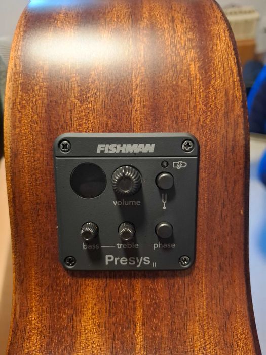 Harley Benton Esquerdino c/pick up (como novo)