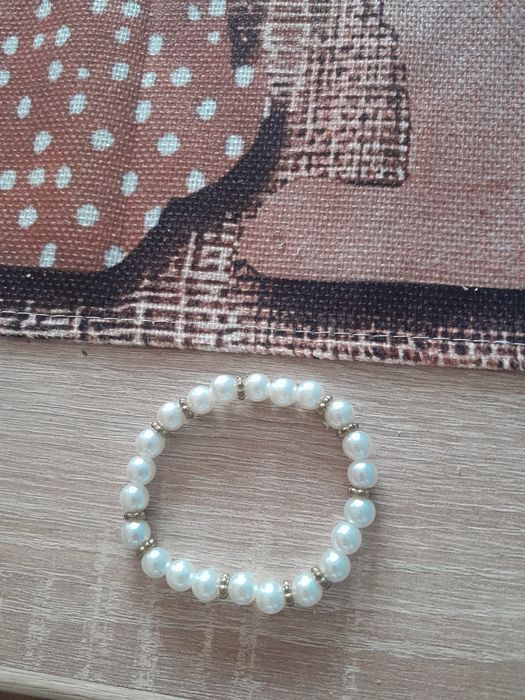 Bransoletka ze sztucznych pereł