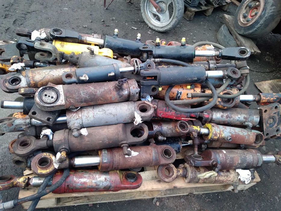 siłowniki hydrauliczne przechyłu z wózków widłowych