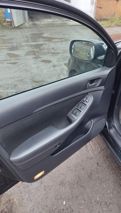 Тойота Авенсіс Універсал