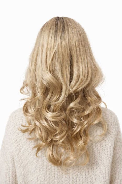 Falowana długa peruka z grzywką bolnd-Nessaja Salon peruk Kraków