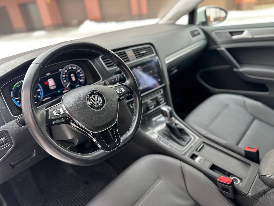 Продам електрокар  e-golf